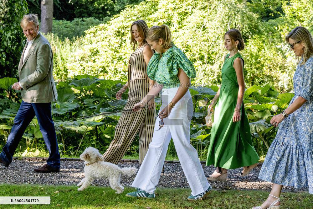 Royal Family s Traditional Photo Session - The Hague