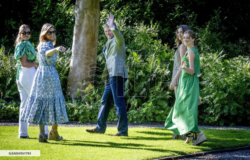 Royal Family s Traditional Photo Session - The Hague