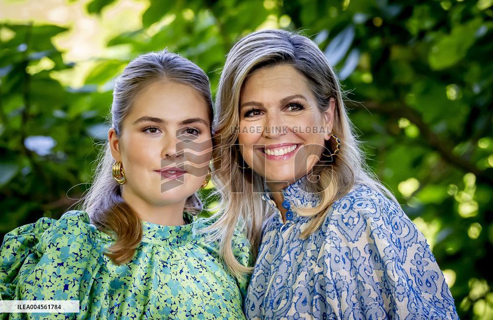 Royal Family s Traditional Photo Session - The Hague