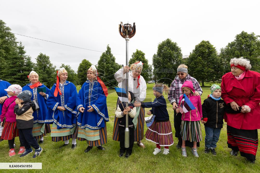 Estonian Song and Dance Festival flame on relay around the country