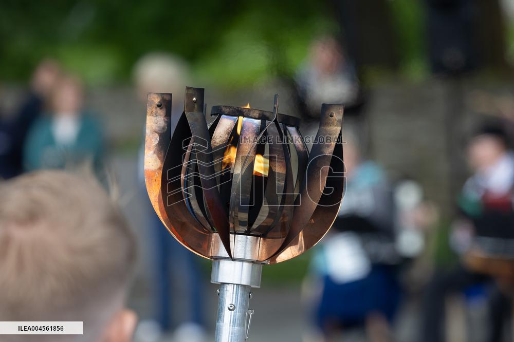 Estonian Song and Dance Festival flame on relay around the country