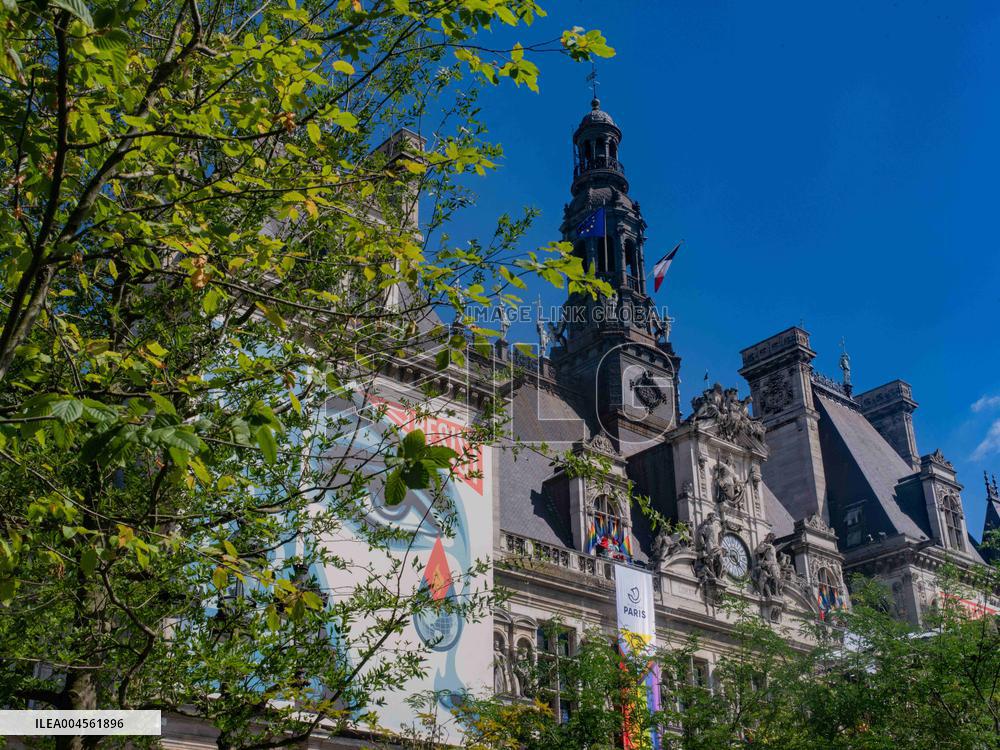 Urban Forest Installed at Paris City Hall - Paris