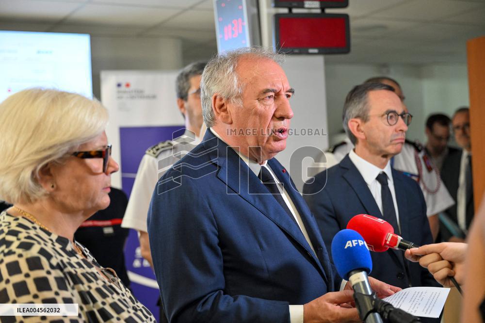 Bayrou Visits Crisis Center Amid Severe Heatwave in France - Paris