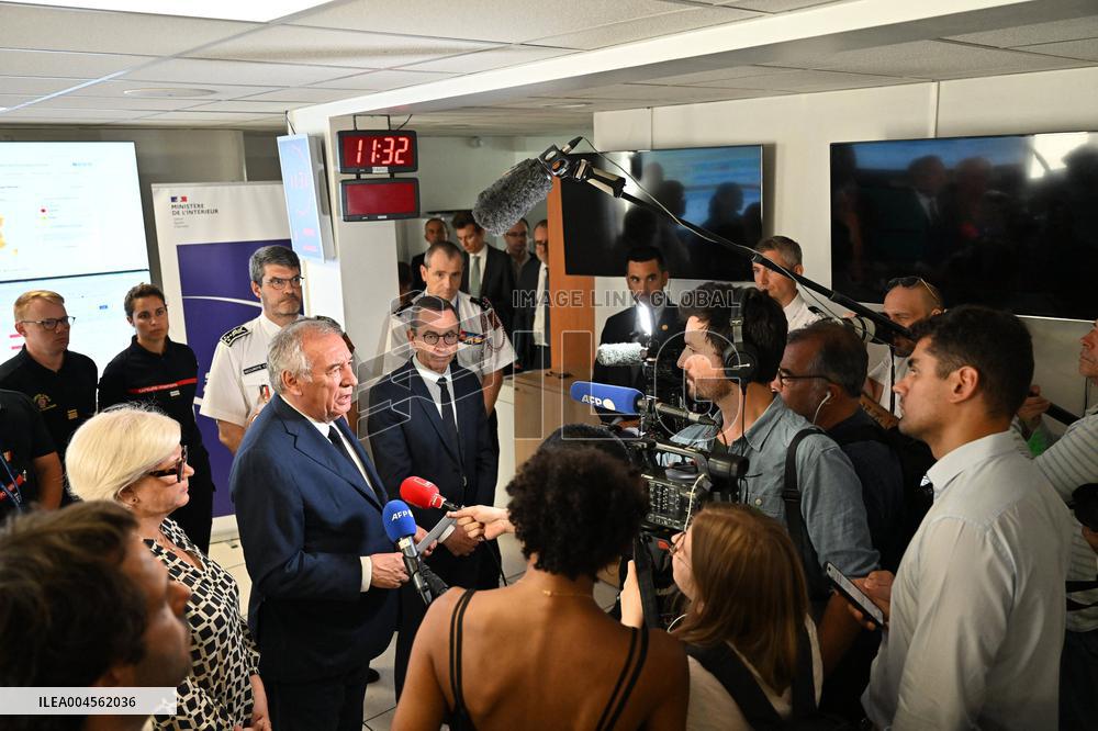Bayrou Visits Crisis Center Amid Severe Heatwave in France - Paris