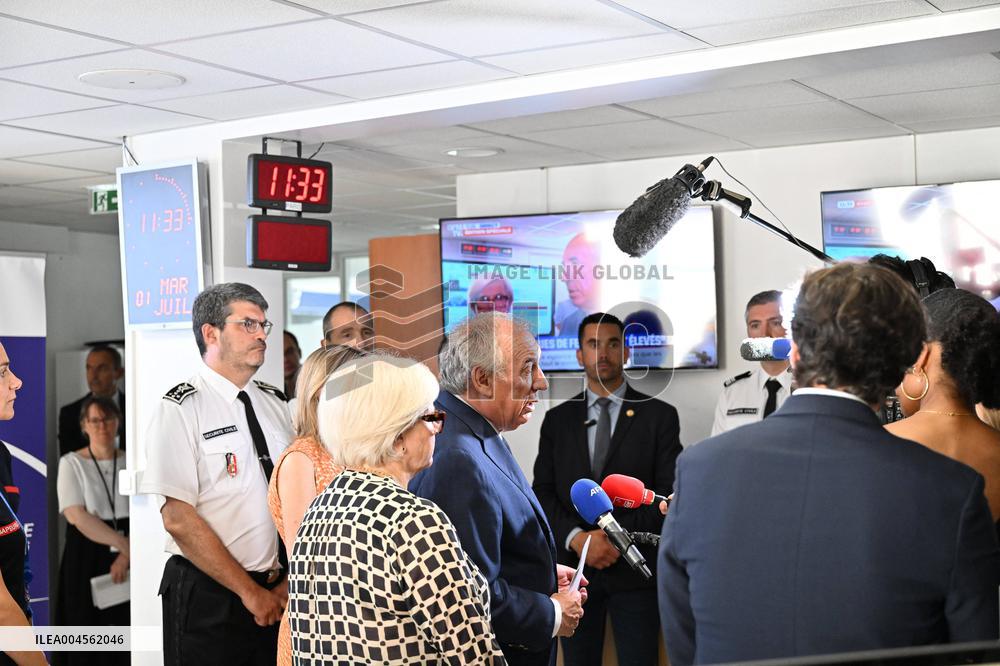 Bayrou Visits Crisis Center Amid Severe Heatwave in France - Paris