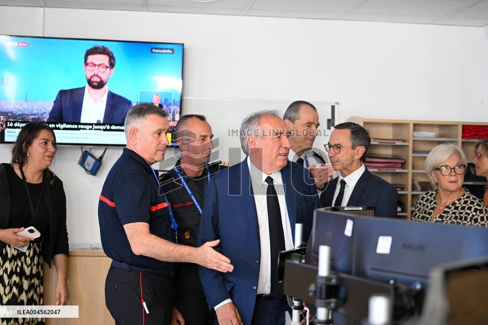 Bayrou Visits Crisis Center Amid Severe Heatwave in France - Paris