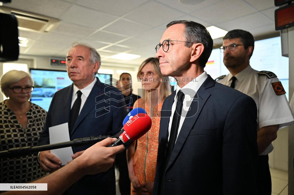 Bayrou Visits Crisis Center Amid Severe Heatwave in France - Paris