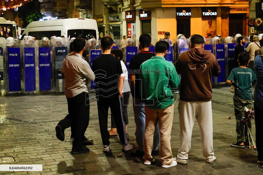 A Controversial Press Cartoon Leads To The Arrest Of Its Author And An Editor - Turkey