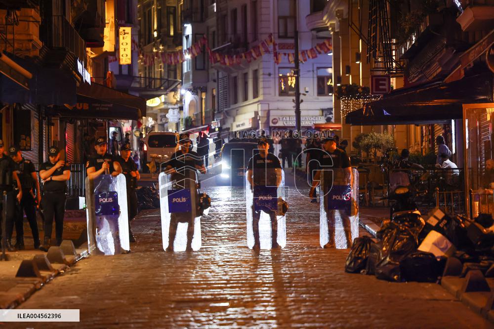 A Controversial Press Cartoon Leads To The Arrest Of Its Author And An Editor - Turkey