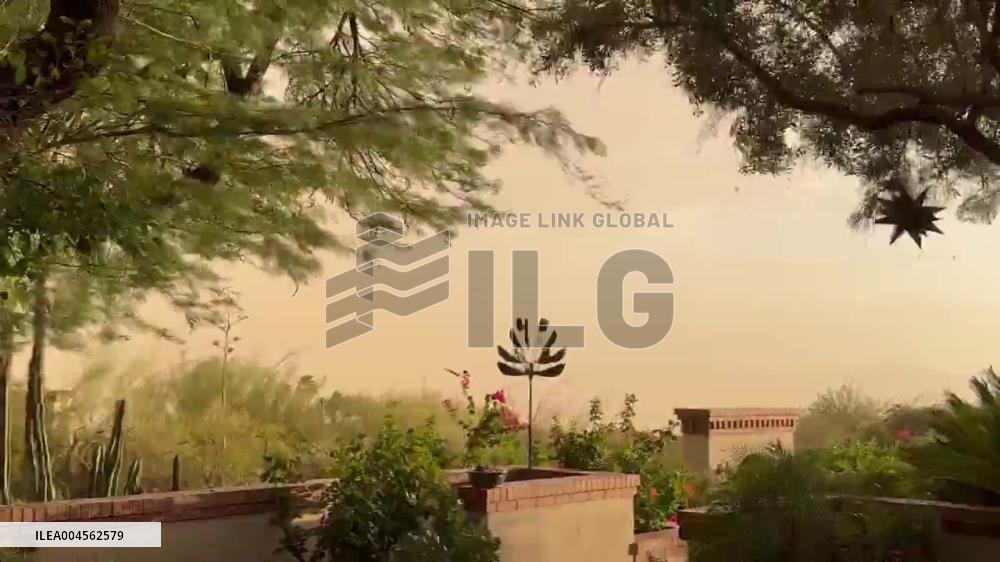 US: Dust Storm Sweeps Through Southern Arizona