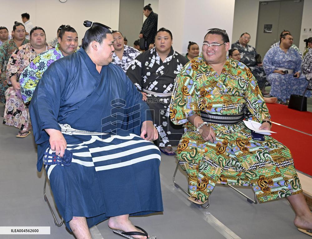 Sumo grand champions Onosato, Hoshoryu