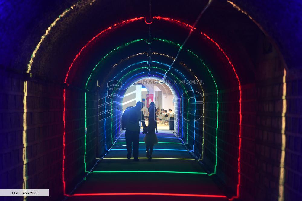 Citizens Enjoy Coolness in The Air-raid Shelter in Hangzhou