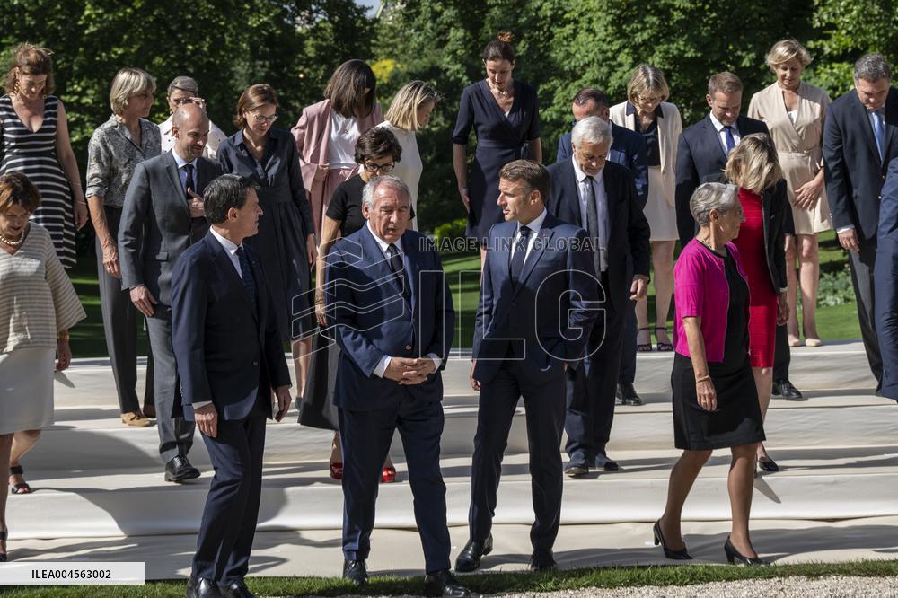 President Macron And Government Members Family Picture - Paris