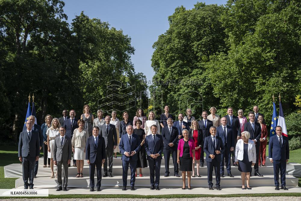 President Macron And Government Members Family Picture - Paris