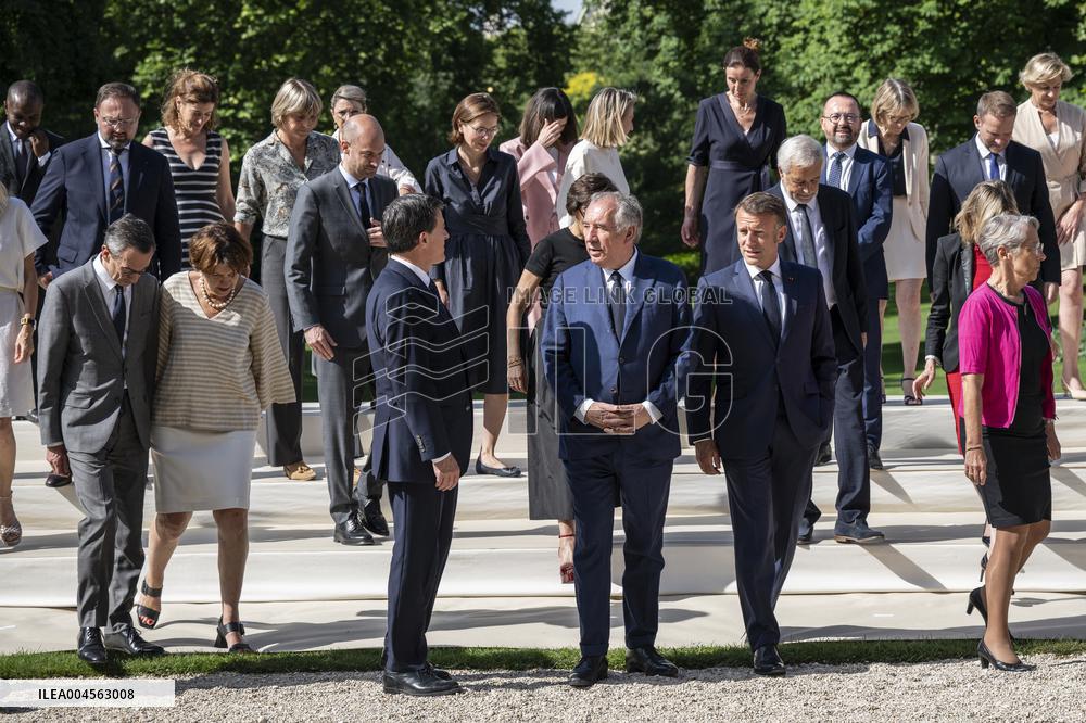 President Macron And Government Members Family Picture - Paris