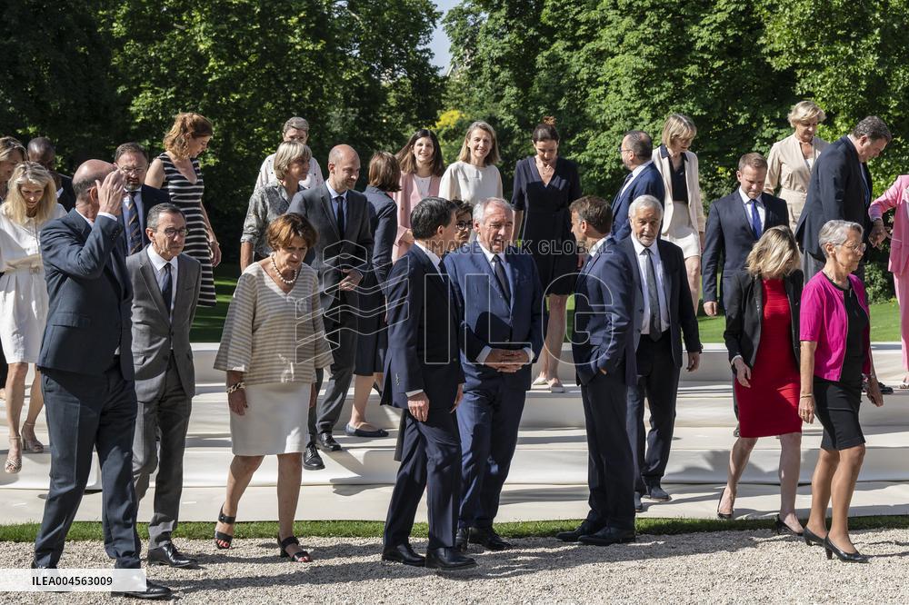 President Macron And Government Members Family Picture - Paris