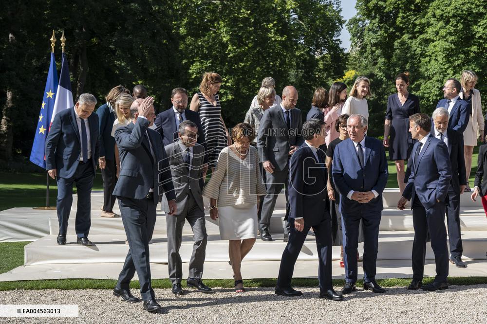 President Macron And Government Members Family Picture - Paris