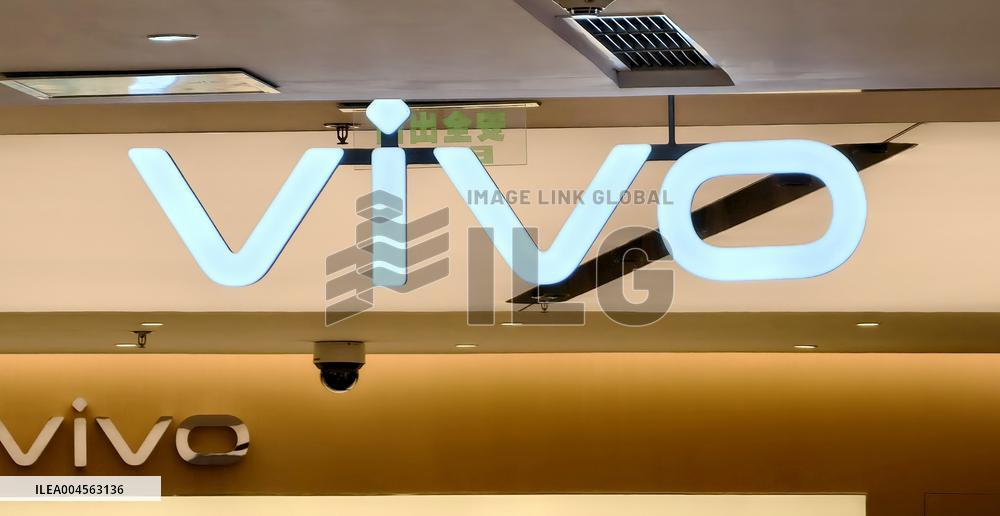 World's Lightest Foldable Phone VIVO X Fold5