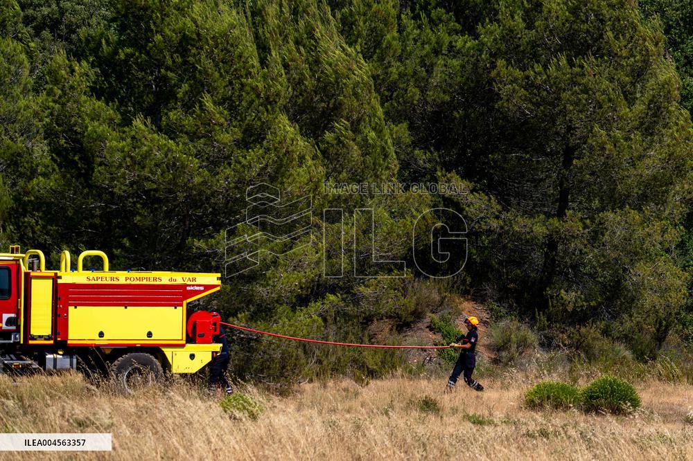 Illustration - Firefighters Response to Fires in Var - France