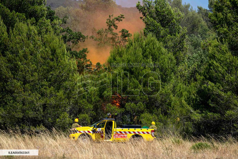 Illustration - Firefighters Response to Fires in Var - France