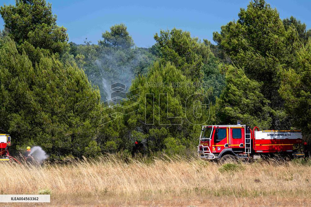 Illustration - Firefighters Response to Fires in Var - France