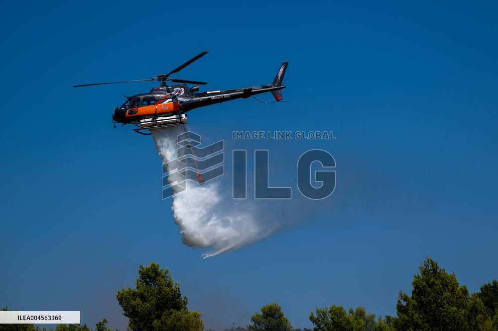 Illustration - Firefighters Response to Fires in Var - France
