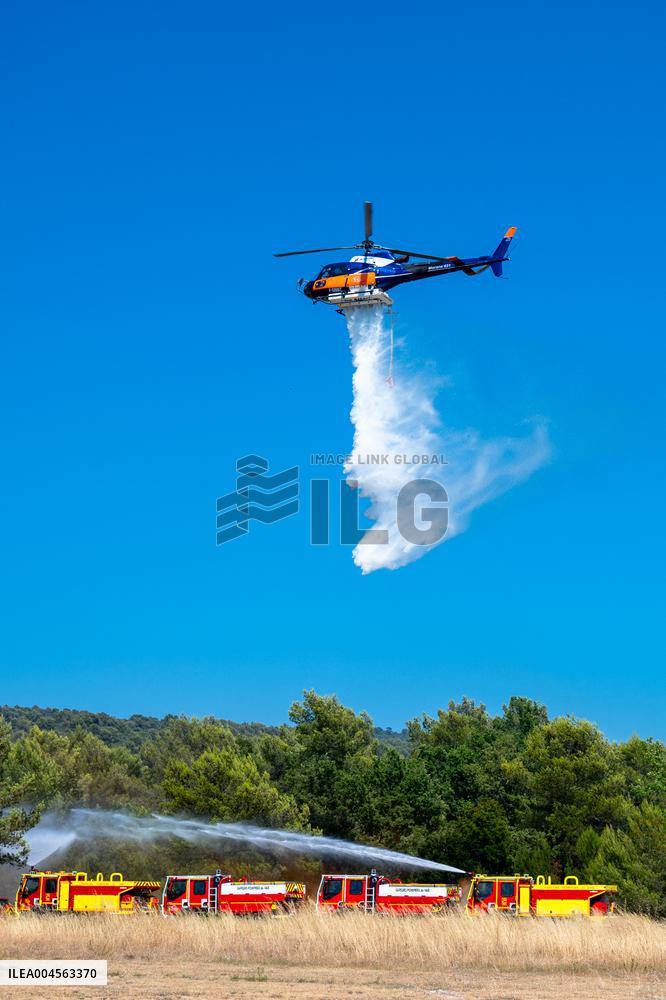 Illustration - Firefighters Response to Fires in Var - France