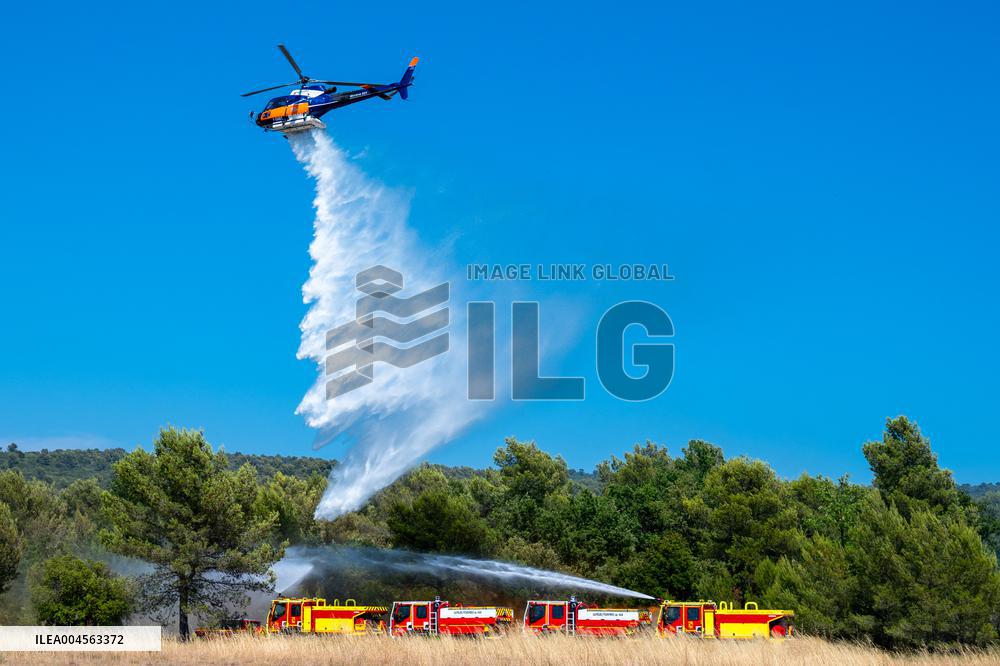 Illustration - Firefighters Response to Fires in Var - France