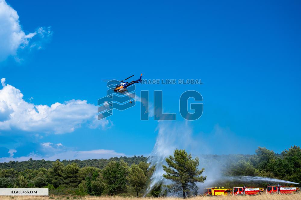 Illustration - Firefighters Response to Fires in Var - France