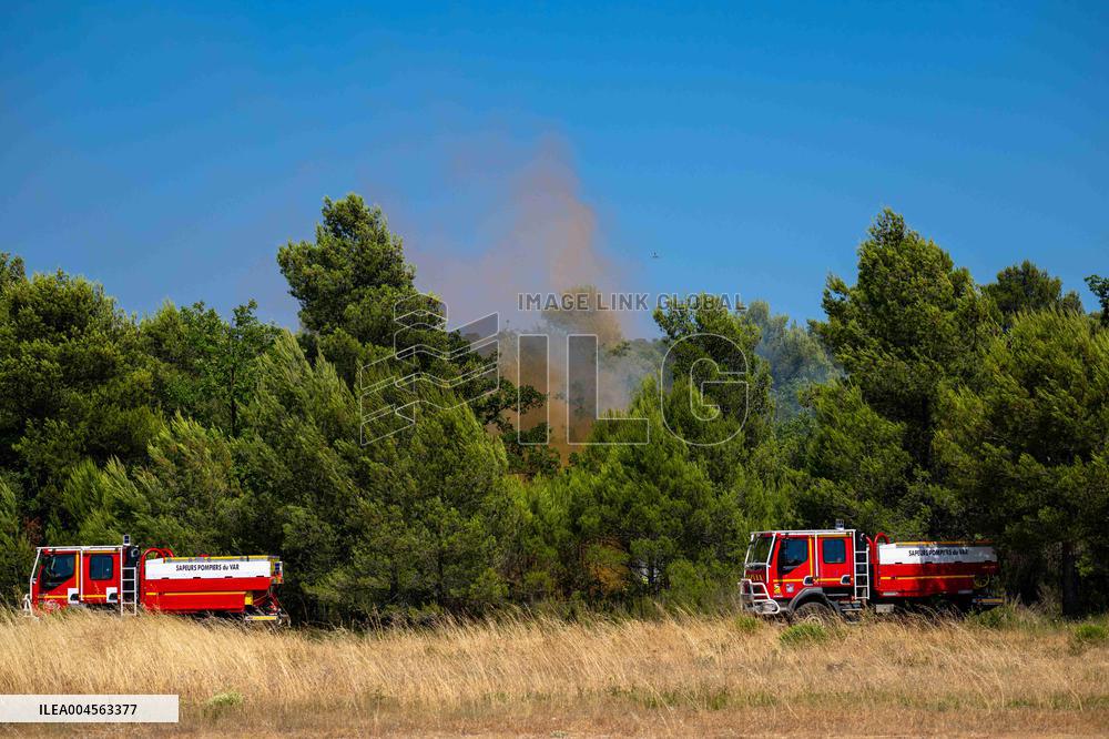 Illustration - Firefighters Response to Fires in Var - France
