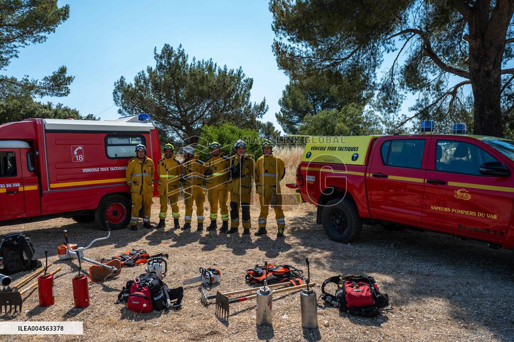 Illustration - Firefighters Response to Fires in Var - France