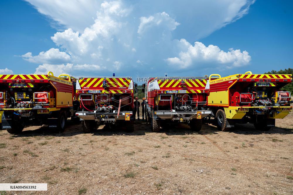 Illustration - Firefighters Response to Fires in Var - France