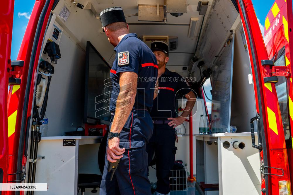 Illustration - Firefighters Response to Fires in Var - France