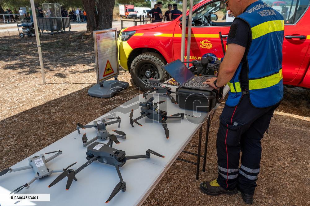 Illustration - Firefighters Response to Fires in Var - France