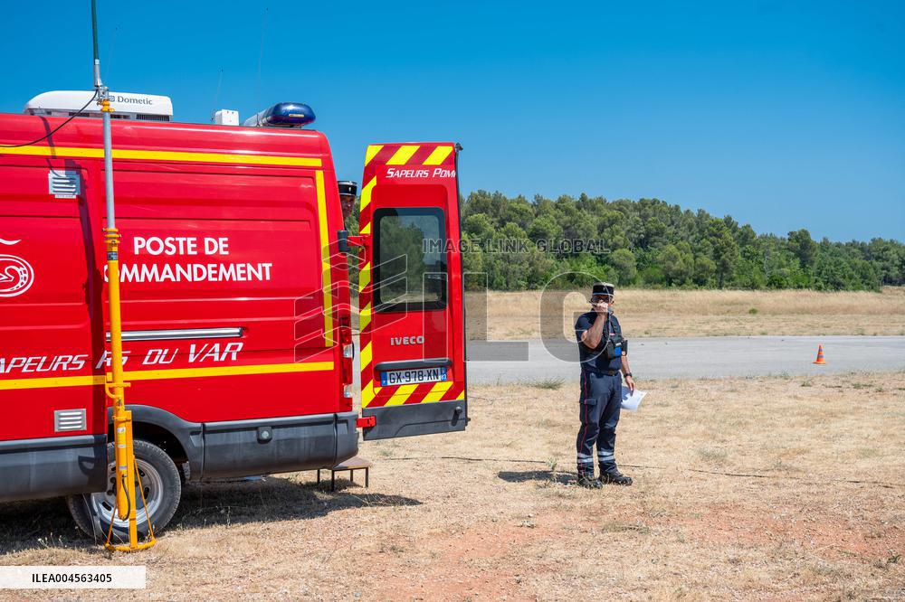Illustration - Firefighters Response to Fires in Var - France