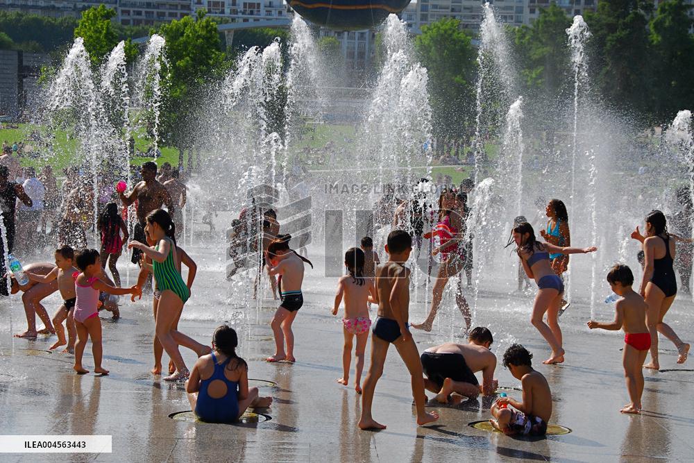 Illustration - Heatwave - Paris