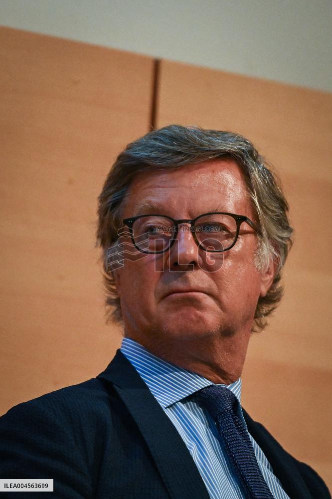 Signing of the Charter of Commitment by Companies Mobilised for Child Protection in Paris FA