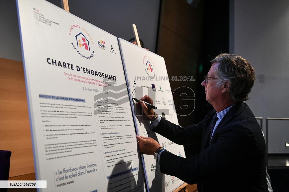 Signing of the Charter of Commitment by Companies Mobilised for Child Protection in Paris FA