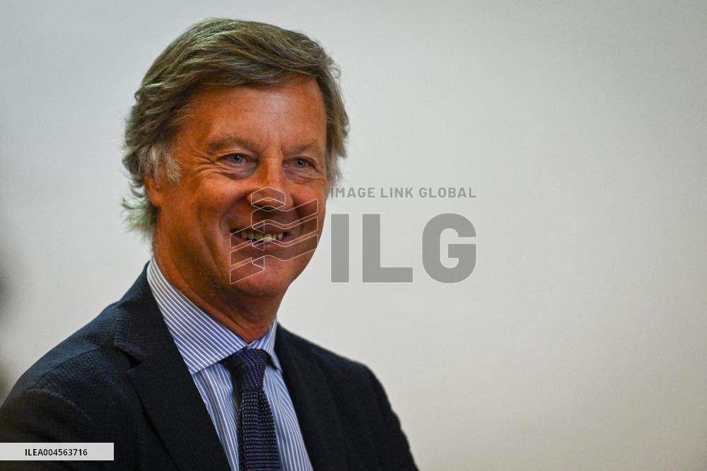 Signing of the Charter of Commitment by Companies Mobilised for Child Protection in Paris FA