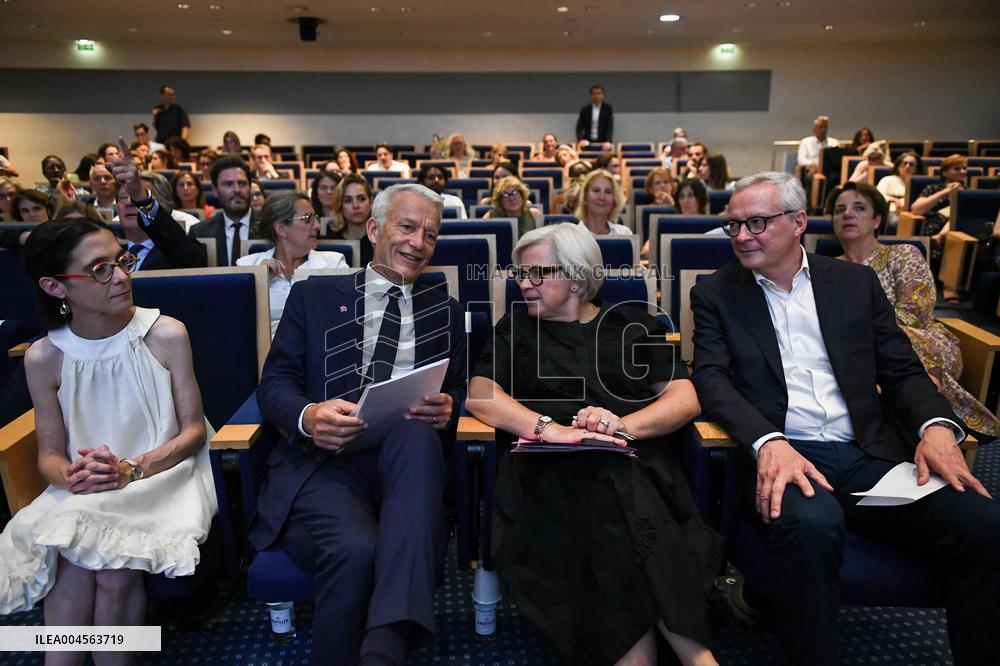 Signing of the Charter of Commitment by Companies Mobilised for Child Protection in Paris FA