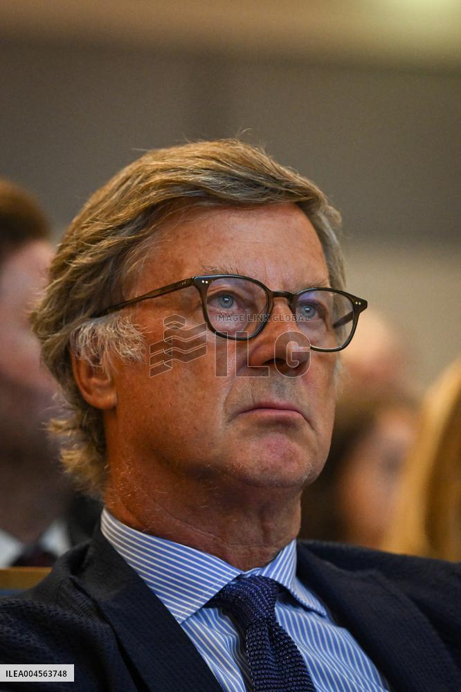 Signing of the Charter of Commitment by Companies Mobilised for Child Protection in Paris FA