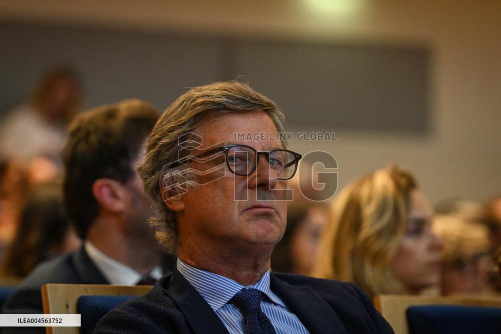 Signing of the Charter of Commitment by Companies Mobilised for Child Protection in Paris FA