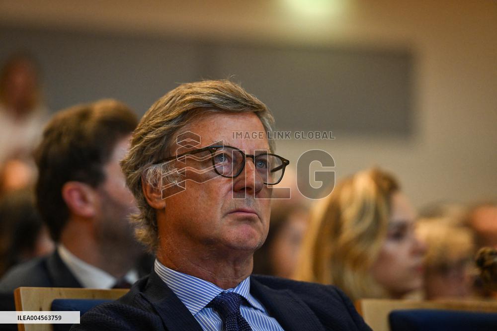 Signing of the Charter of Commitment by Companies Mobilised for Child Protection in Paris FA