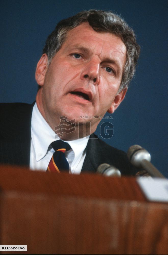Bennett Speaks on the Bush Drug Plan