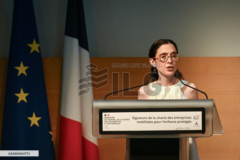 Signing of the Charter of Commitment by Companies Mobilised for Child Protection in Paris FA