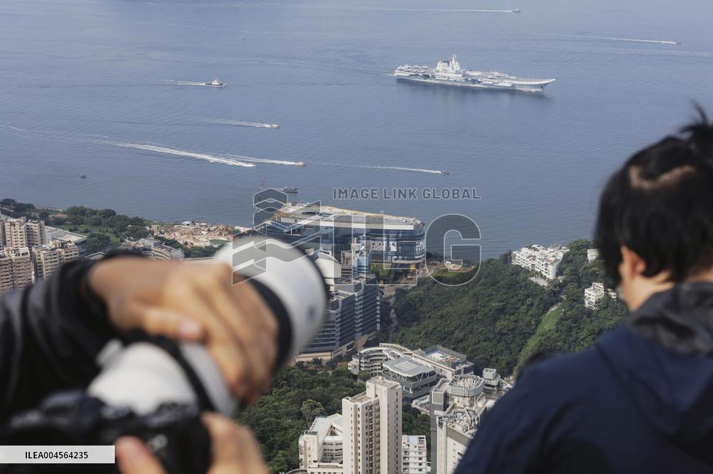 Chinese aircraft carrier visits Hong Kong