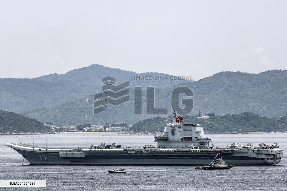 Chinese aircraft carrier visits Hong Kong