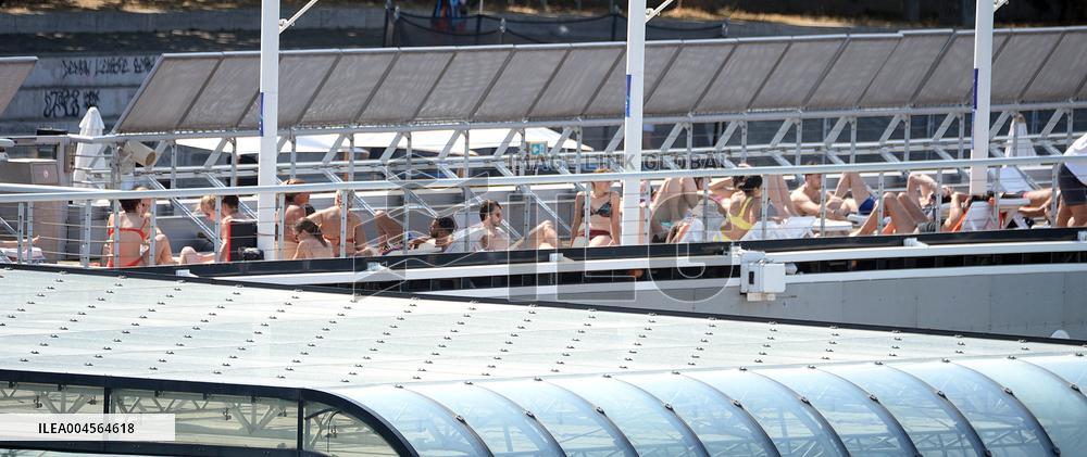 Illustrations of the Heatwave - Paris