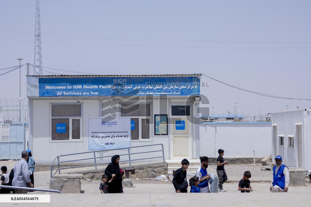 Afghan Immigrants Expelled From Iran