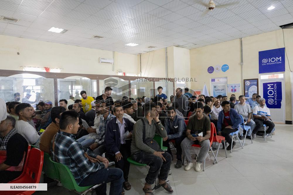 Afghan Immigrants Expelled From Iran